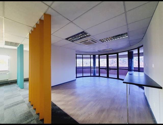 3,230M² BUSINESS TO LET IN VORNA VALLEY